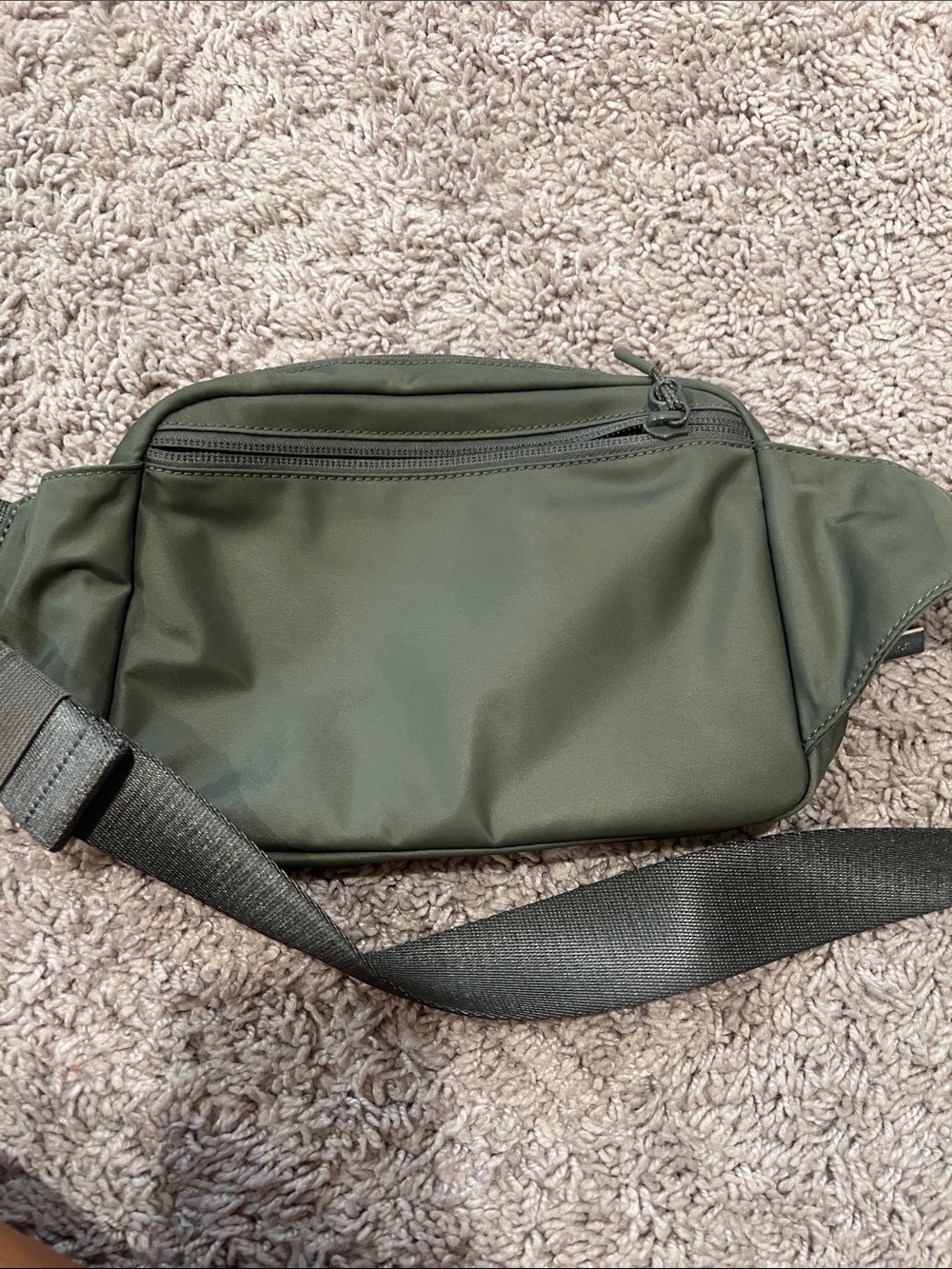 lululemon athletica Men's Olive Waist Pack - Minimalist Hip Bag - Picture 3 of 4